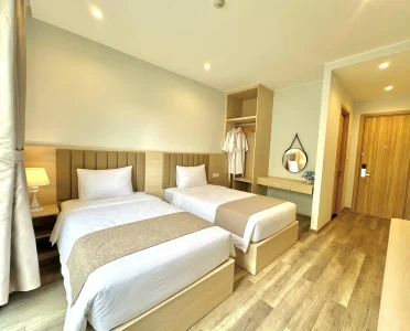 B6 Twin Room with Window And Pool View