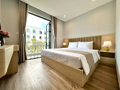B2 King Room with Balcony And with City View