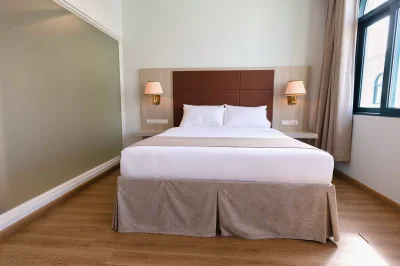 B4 King Room with City View