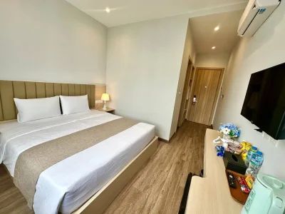 B6 Standard King Room with Window